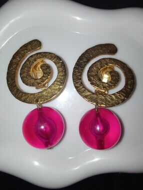 VNTG Signed Les Bernard Gold Swirl Pink Gumball Clip Earrings